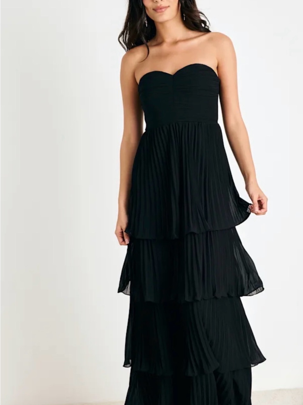 Lulu's Black Strapless Tiered Pleated Gown